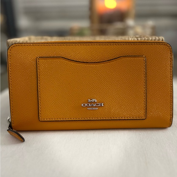 Coach Wallet - Picture 2 of 9